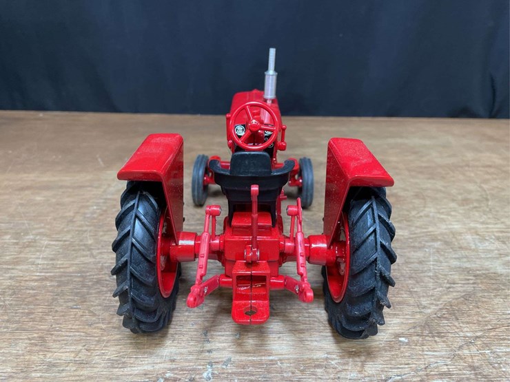 1/16-farmall-656-1996-ontario-nib-sm-image-5