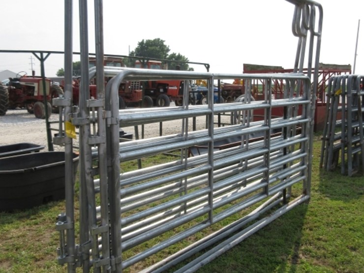 (4)-10'-high-pole-swinging-gates-image-4