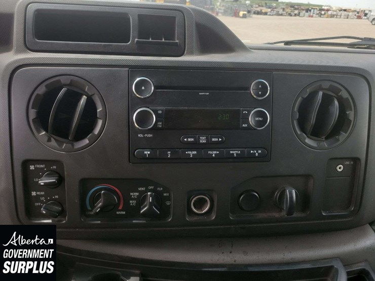 2009-ford-cargo-image-21