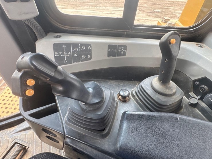 caterpillar-d6t-lgp-image-32