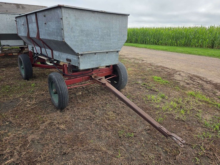 galvanized-flair-box-with-hoist-in-working-order,-on-running-gear,-wood-floor,-16”-tires-on-5-bolt-r-image-2