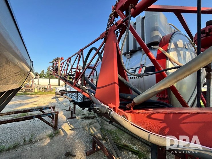 2014-case-ih-610-image-15