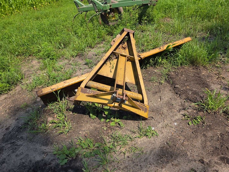 kawanee-3pt-blade,-8’,-bolt-on-cutting-edge,-manual-adjust-image-2
