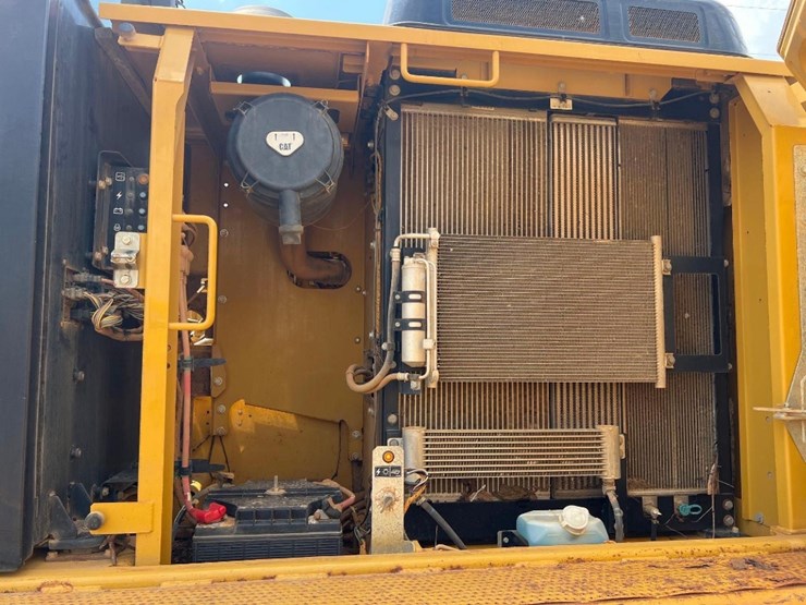 caterpillar-320fl-image-28
