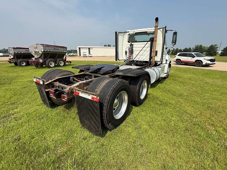 2016-international-prostar-image-14