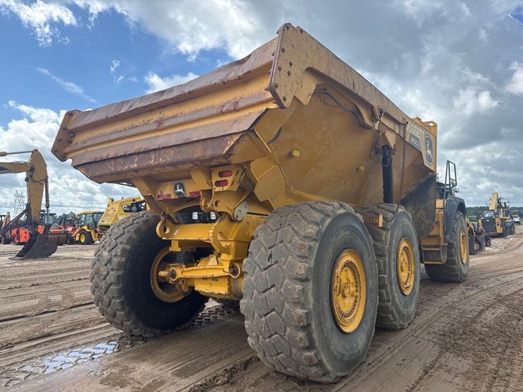 2021-deere-410e-image-6