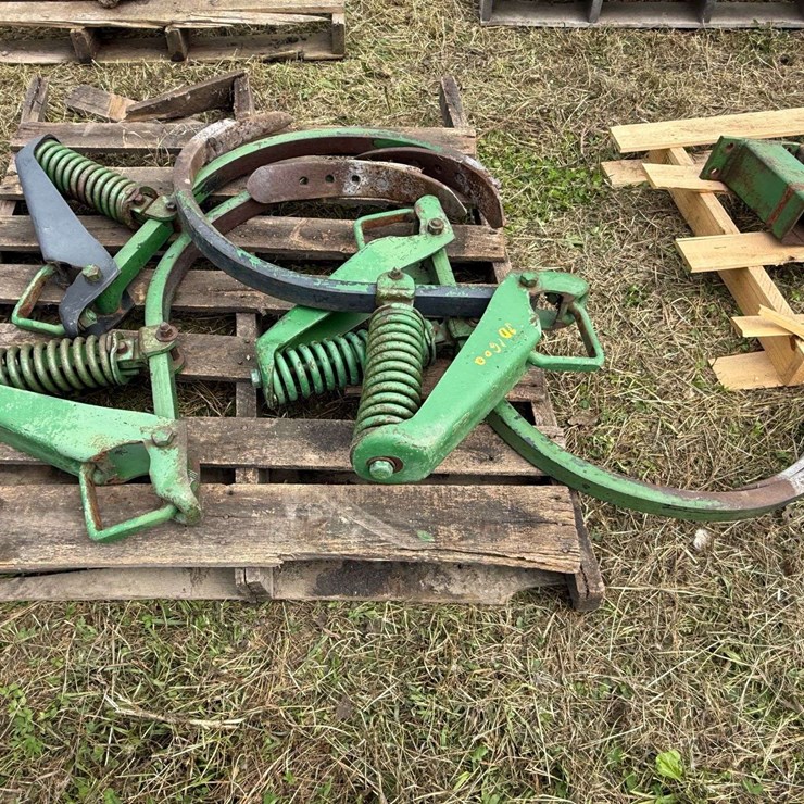 JOHN DEERE 1600