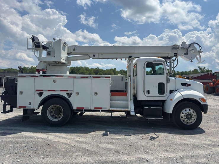 2007-peterbilt-pb335-s/a-auger-truck-image-8