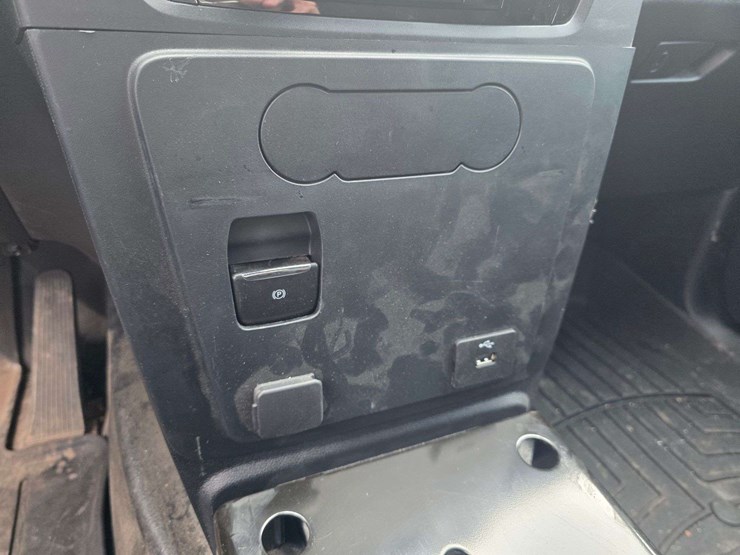 2021-ford-explorer-image-9