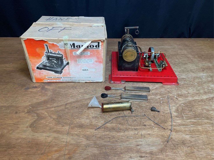 steam-engine-nib-mamod-image-1