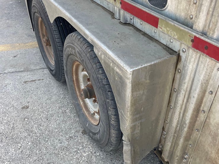 1997-wilson-livestock-trailer-image-19