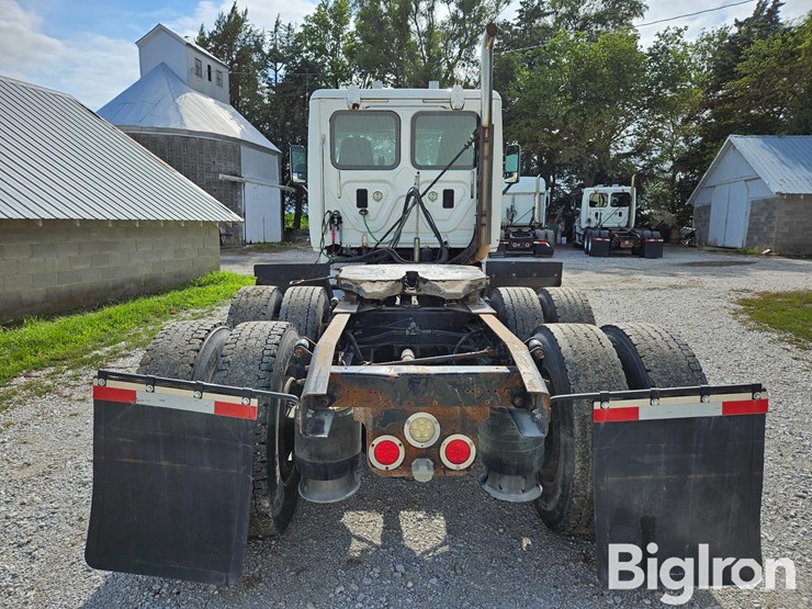 2012-freightliner-cascadia-125-image-6