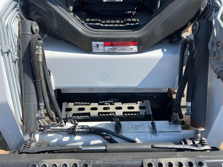 2018-bobcat-t450-image-10