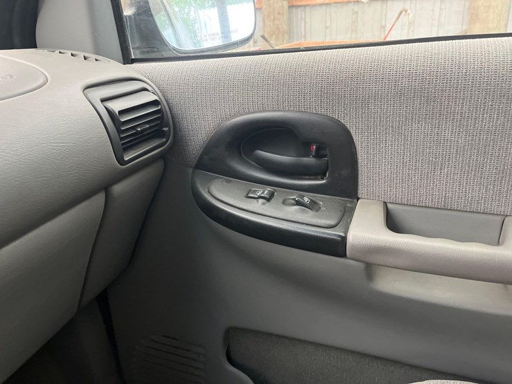 2000-chevrolet-venture-image-37
