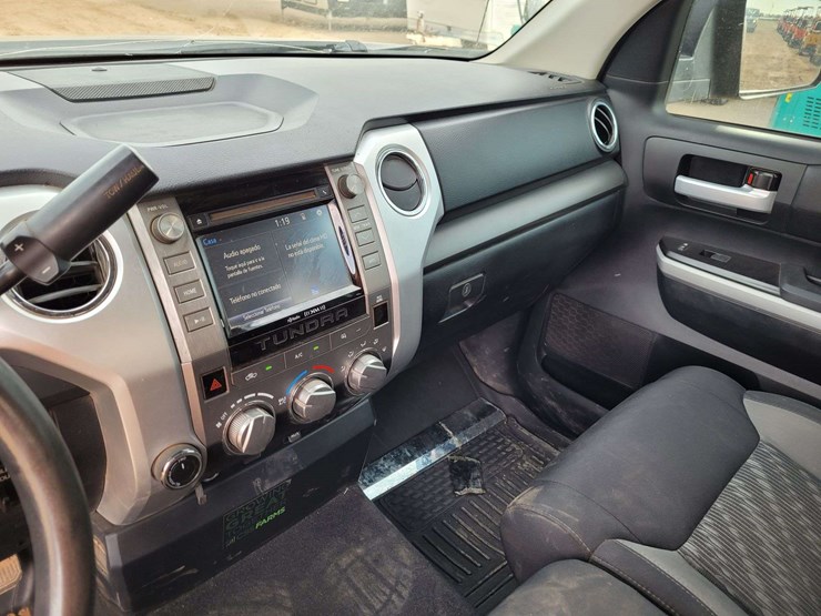 2019-toyota-tundra-sr5-image-10