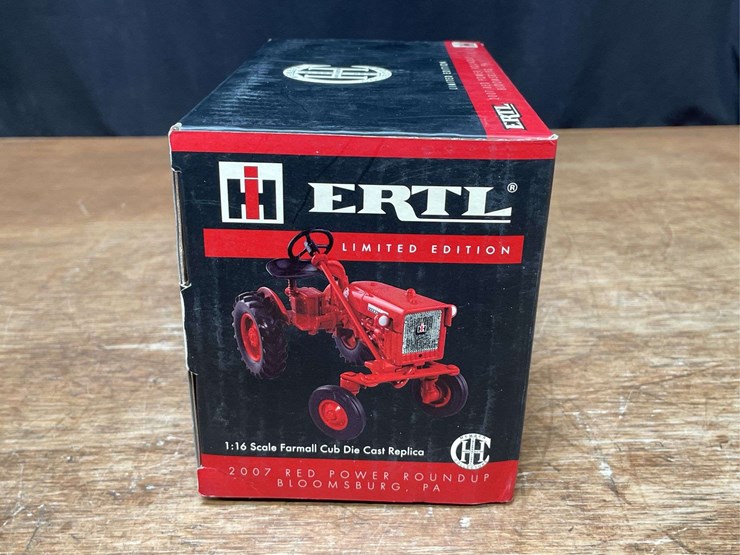 1/16-farmall-cub-2007-red-power-roundup-nib-ertl-image-16