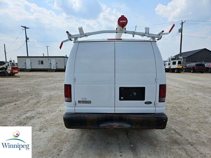 2008-ford-cargo-image-22