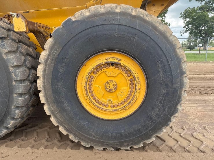 2021-deere-410e-image-9