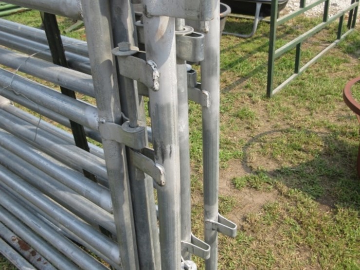 (4)-10'-high-pole-swinging-gates-image-6