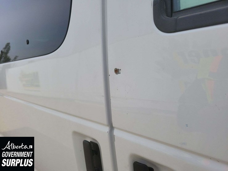 2014-ford-cargo-image-33