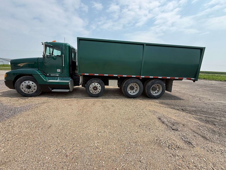 1993-freightliner-fld120-image-24