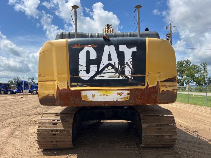 2015-caterpillar-336fl-image-3