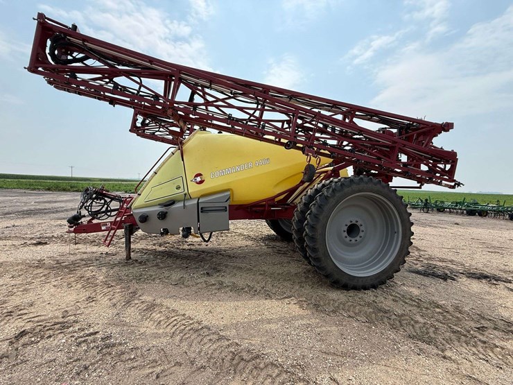 hadri-commander-4400-pull-type-sprayer,-132’-booms,-auto-height-control,-steerable-axle,-john-deere-image-22