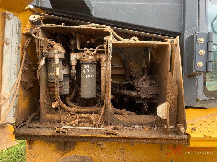 2015-deere-700k-lgp-image-19