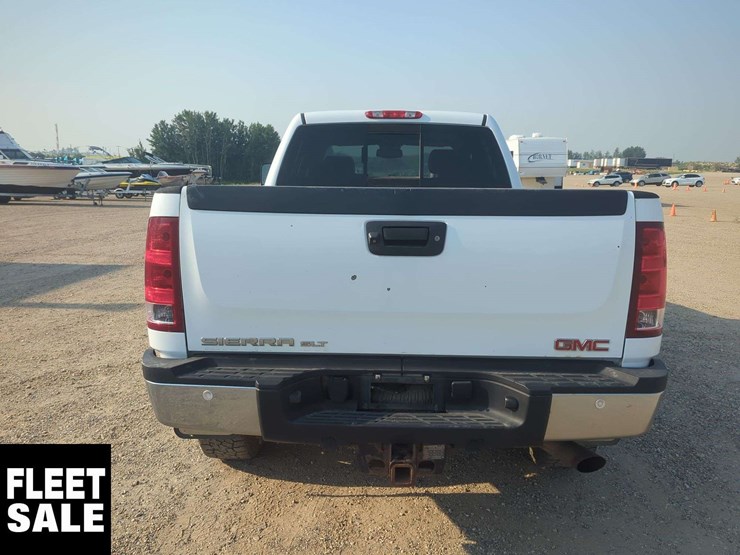 2011-gmc-sierra-2500hd-image-22