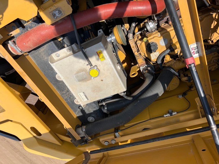 caterpillar-325fl-image-35