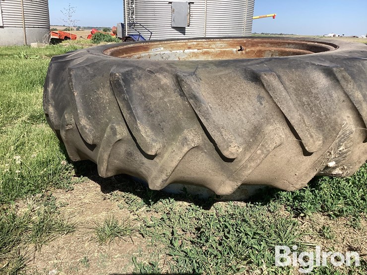 bf-goodrich-15.5-38-tire-&-wheel-image-9