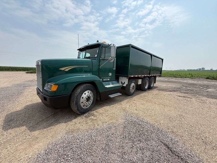 1993-freightliner-fld120-image-28