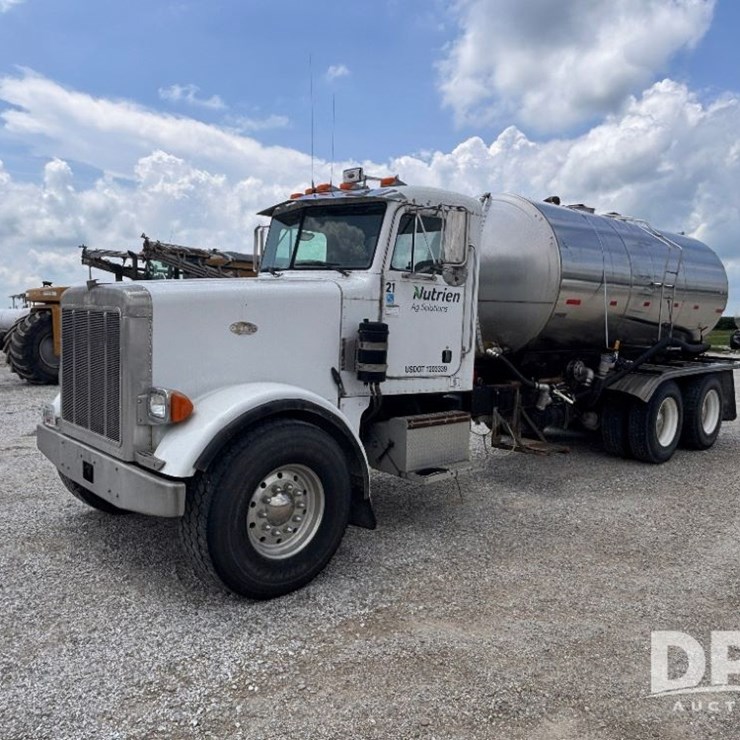 2000 PETERBILT 357