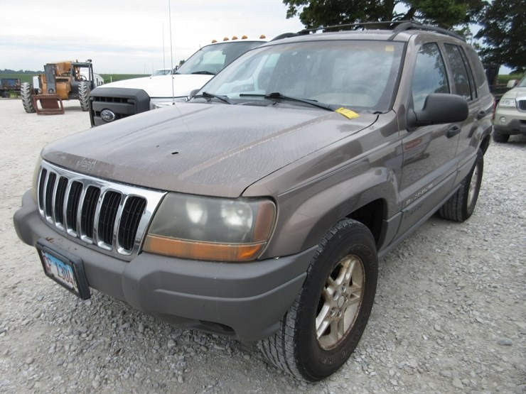 2002-jeep-grand-cherokee-laredo-image-1