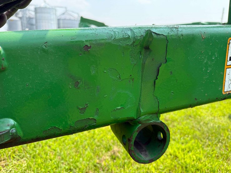 2013-john-deere-2623-image-10