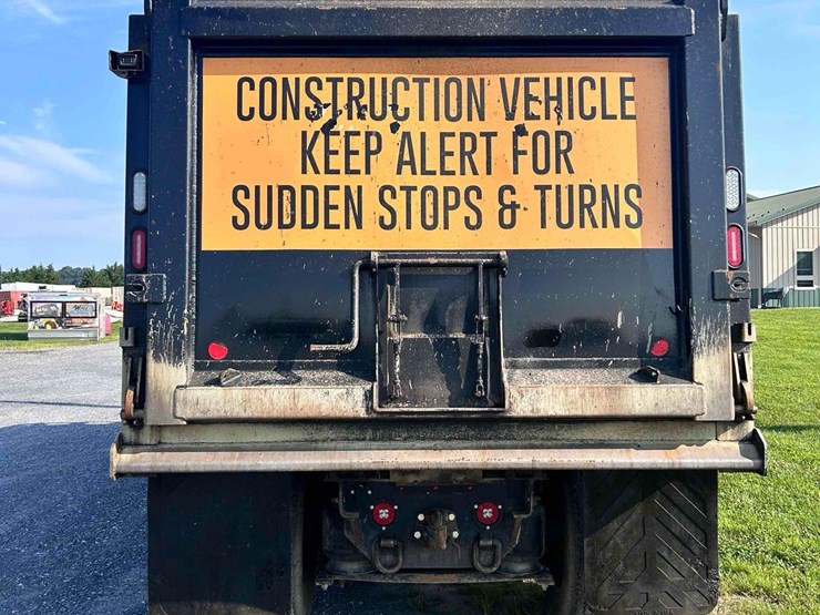 2022-western-star-tri-axle-dump-image-6