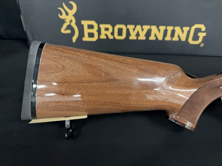 browning-a-bolt-medallion-rifle-image-2