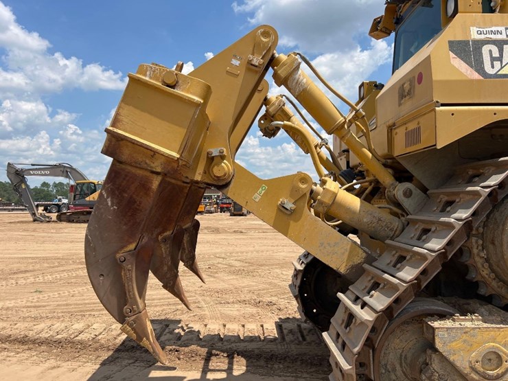 2015-caterpillar-d9t-image-22