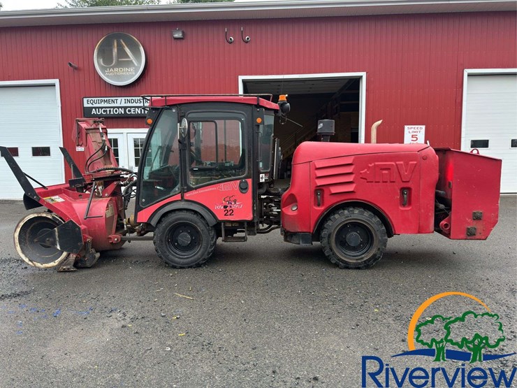 maclean-engineering-mv-sidewalk-blower-with-drop-spreader-and-snowblower-image-6