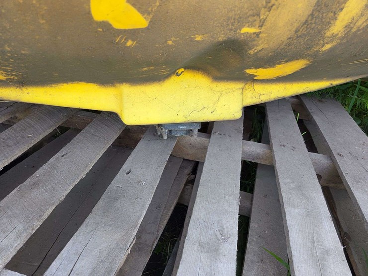 400-gallon-poly-tank,-never-used,-bottom-outlet,-w/misc-length-of-hose-image-6
