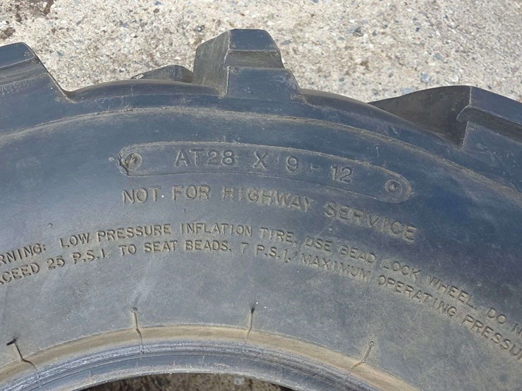 (4)-atv-tires,-2-–-at28x11-12-and-2-–-at28x9-12,-itp-brand,-all-hold-air,-buying-all-for-one-money-image-5