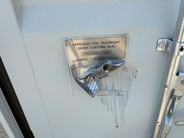 40'-shipping-container-image-5