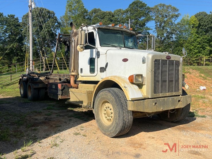 2011-peterbilt-365-image-1