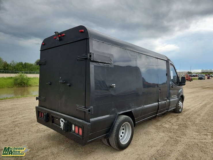 2015-ford-transit-image-4