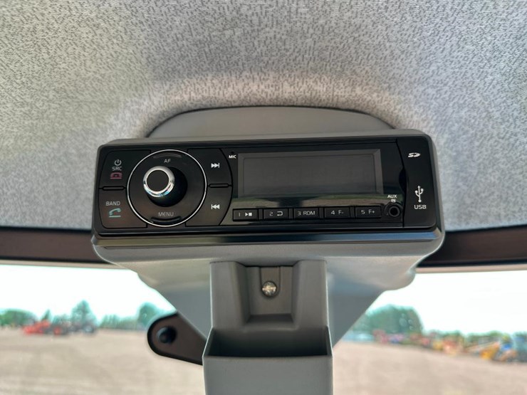 2017-new-holland-t5.110-image-59