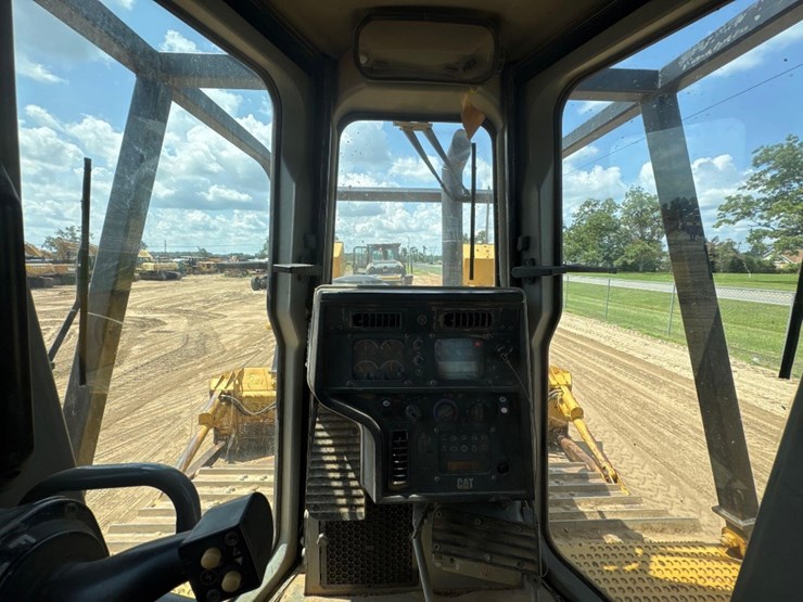 caterpillar-d6t-lgp-image-23