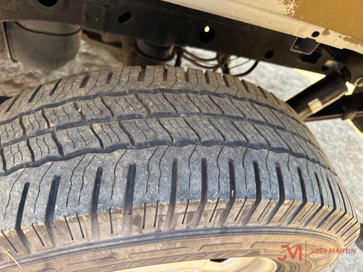 2016-ford-f150-xl-image-10