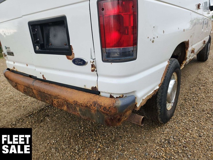 2005-ford-cargo-image-37