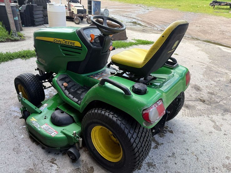 john-deere-x720-image-8