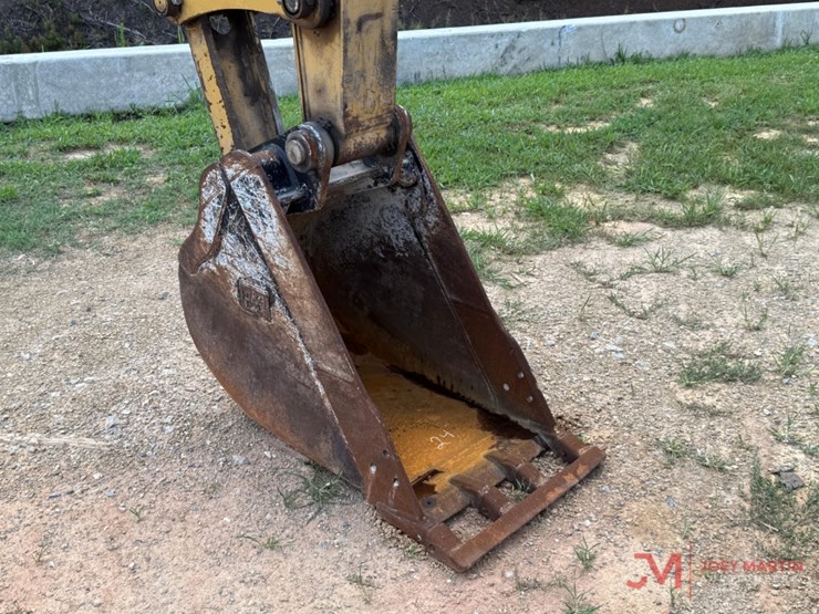 2019-caterpillar-310-image-9
